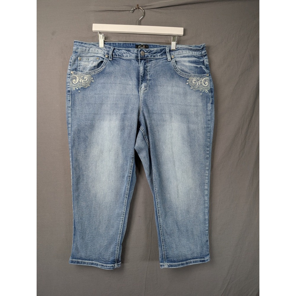 Earl Jean Womens 22W Blue Embroidered Capris W50500 Denim Plus Size Stretch